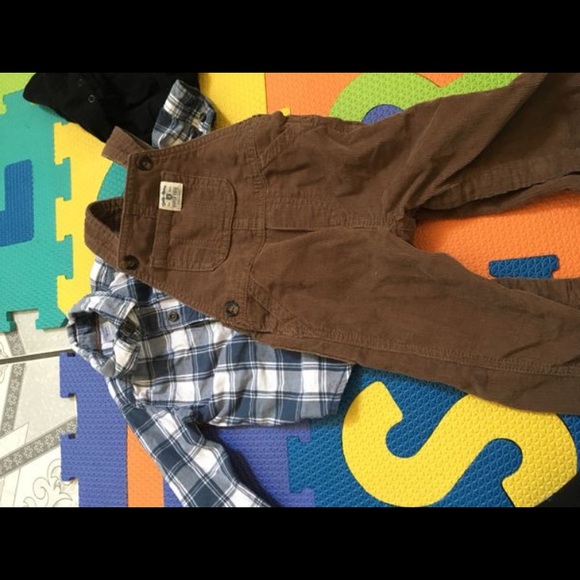 Carter’s Boy Outfit - Picture 2 of 2